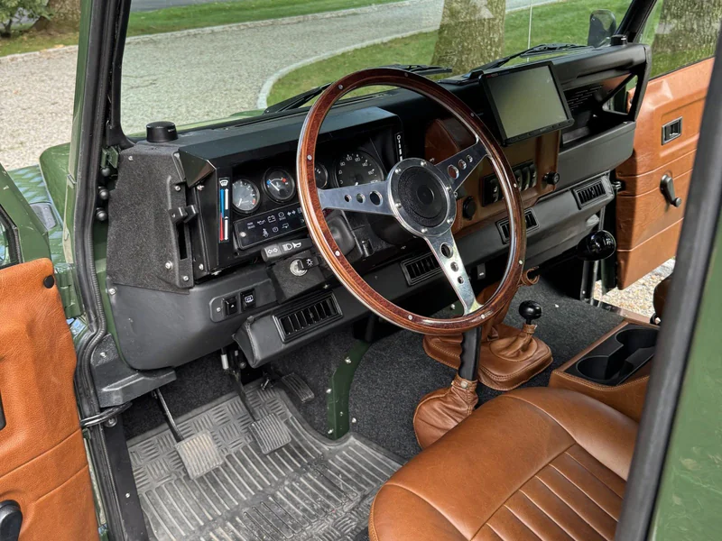 1997 Land Rover Defender 110 County 4
