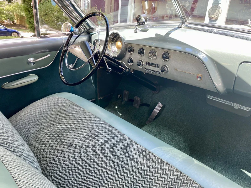 1951 Ford Victoria 5