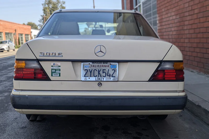 1992 Mercedes-Benz 300E Base 4