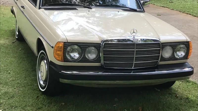 1977 Mercedes-Benz 230 2