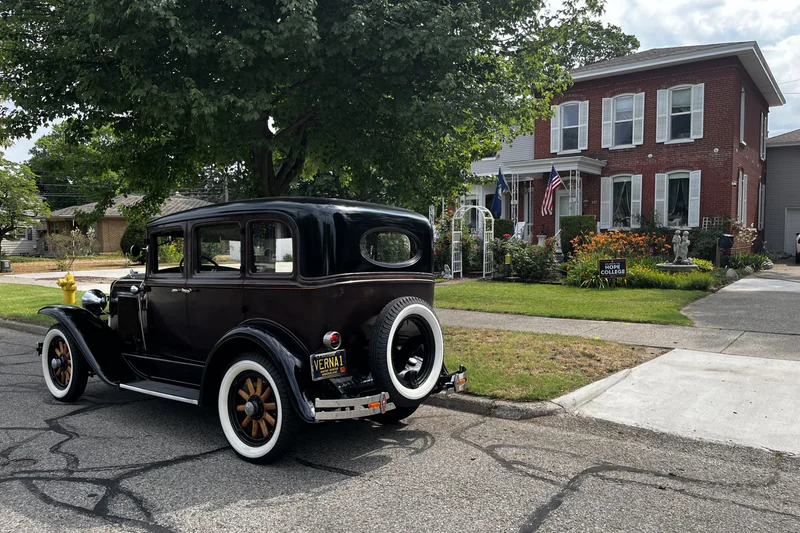 1930 Pontiac Six 30309 Deluxe 19