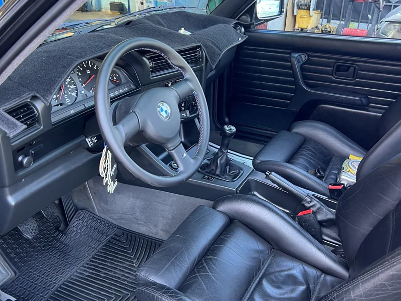 1991 BMW M3 Base 10