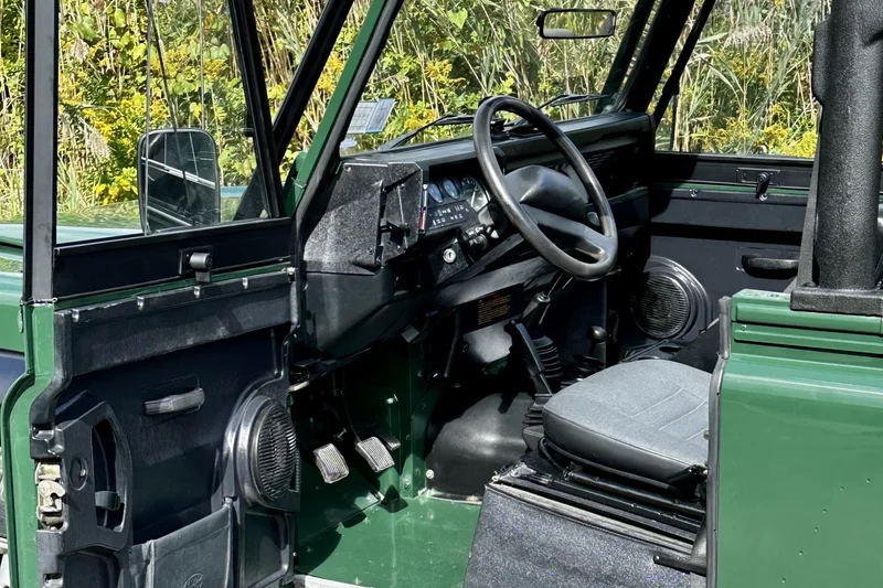 1995 Land Rover Defender 90 (Truck) soft top 12