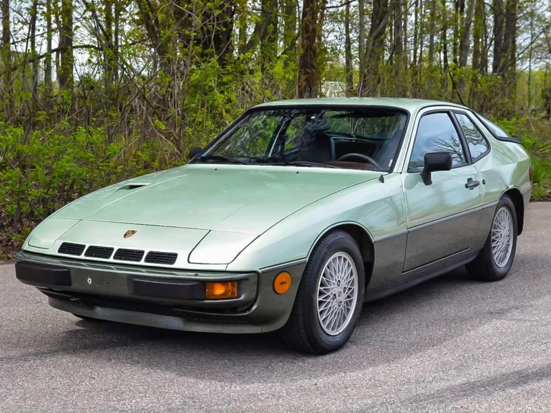 1980 Porsche 924 in Jersey City 2