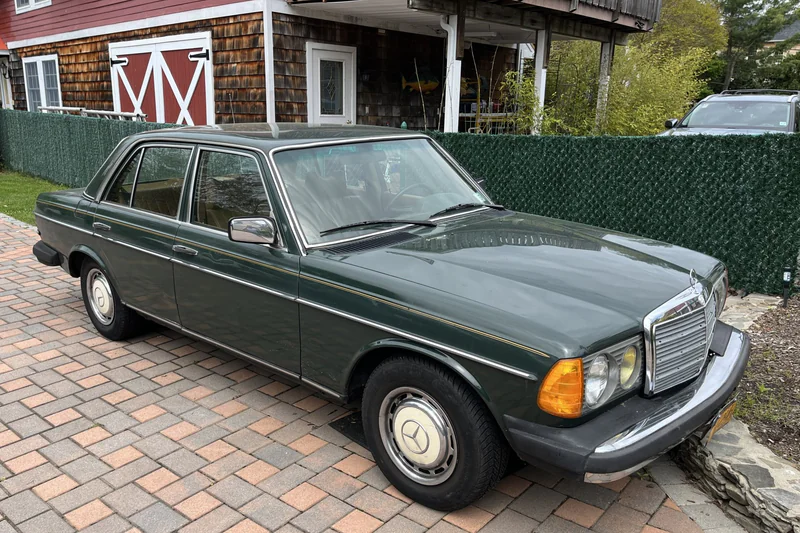 1979 Mercedes-Benz 240D 4 Door