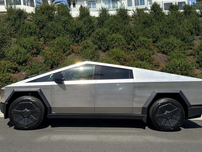 2024 Tesla Cybertruck 3