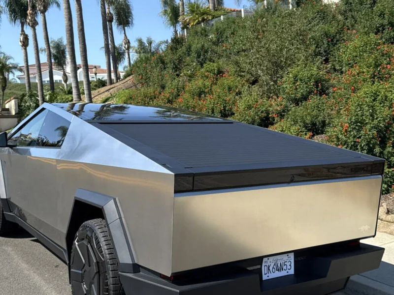 2024 Tesla Cybertruck 4