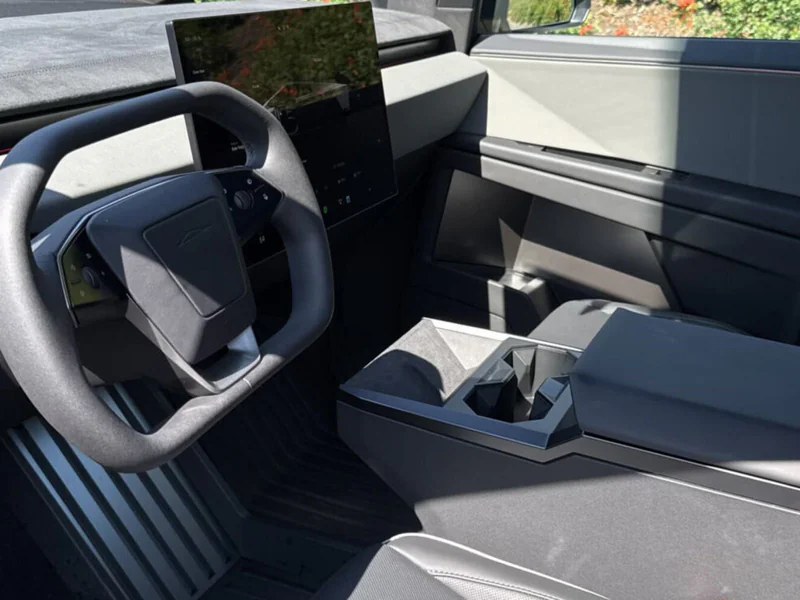 2024 Tesla Cybertruck 8