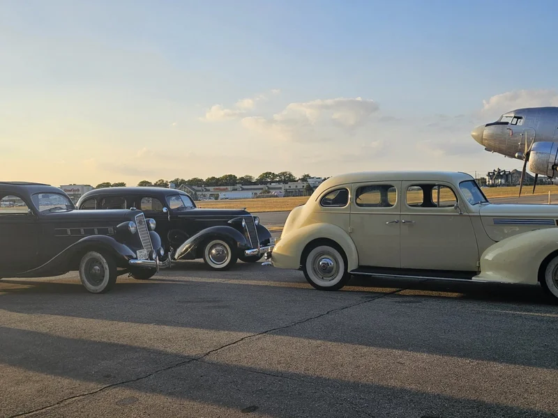 1935 REO Flying Cloud Base 3