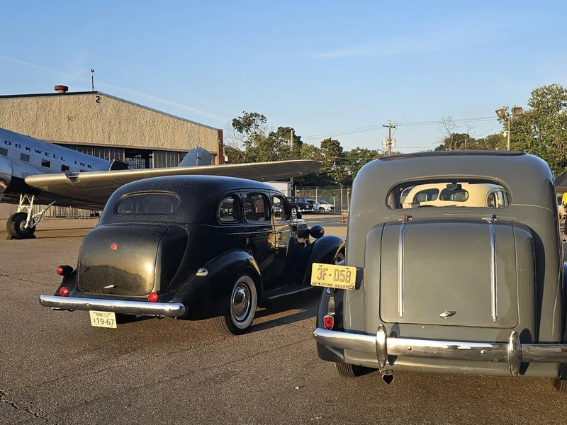 1935 REO Flying Cloud Base 6