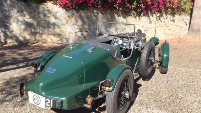 1933 Aston Martin ULSTER REPLICA 4