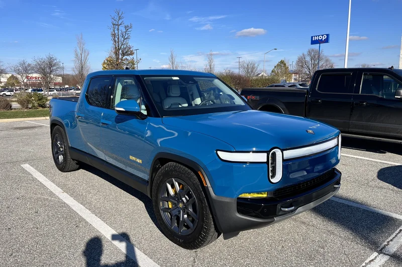 2022 Rivian R1T quad motor quad 2