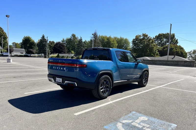 2022 Rivian R1T quad motor quad 4