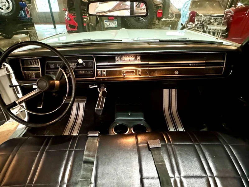 1968 Dodge Polara Base 10