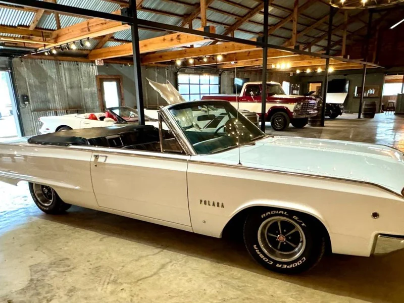 1968 Dodge Polara Base 4
