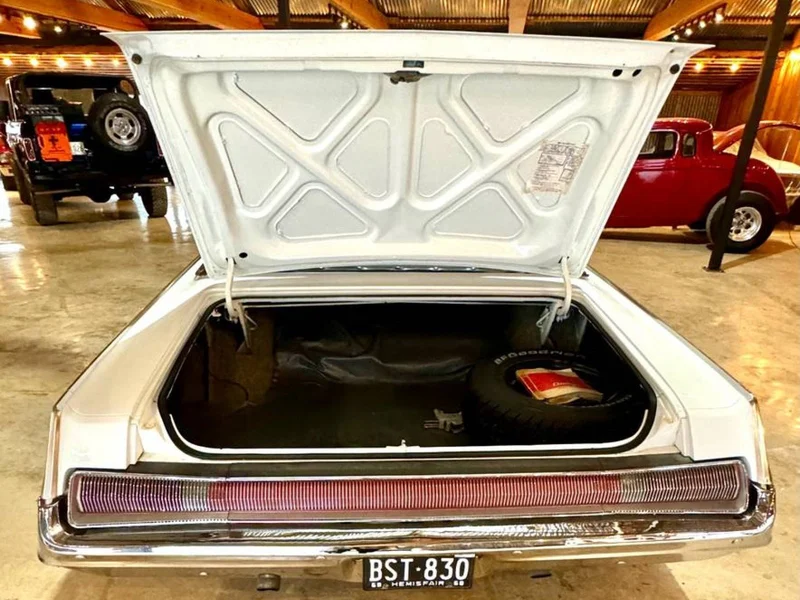 1968 Dodge Polara Base 8