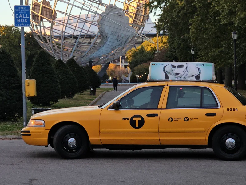 2008 Ford Crown Victoria New York City Taxi Cab 3