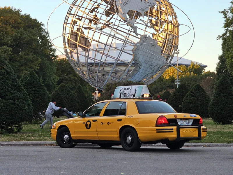 2008 Ford Crown Victoria New York City Taxi Cab 4