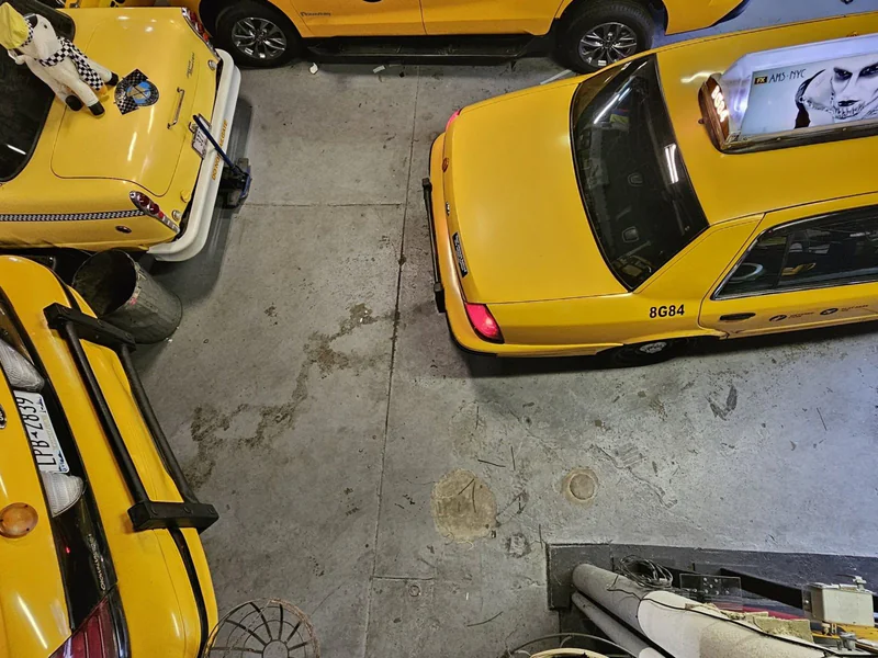2008 Ford Crown Victoria New York City Taxi Cab 5