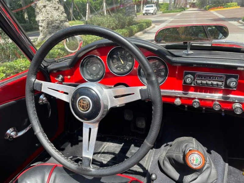 1965 Alfa Romeo Giulia Spider 4