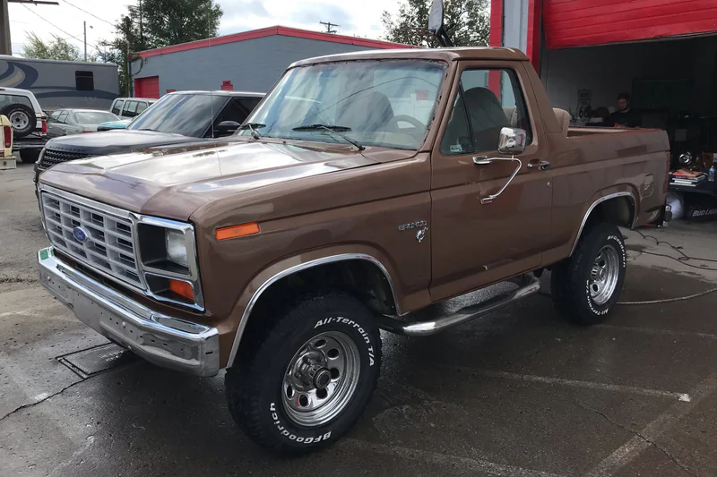 1986 Ford Bronco 1/2 Ton 2