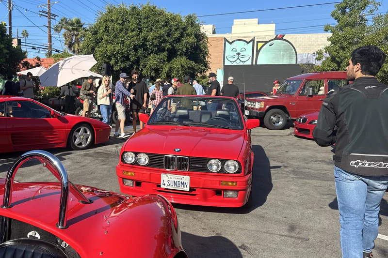 1992 BMW 325i Base 3