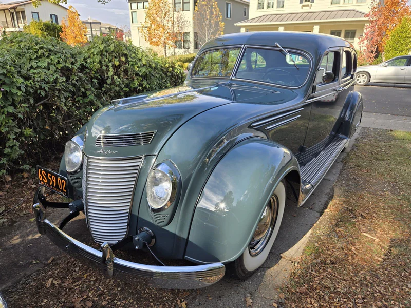 1937 Chrysler Airflow Imperial 4