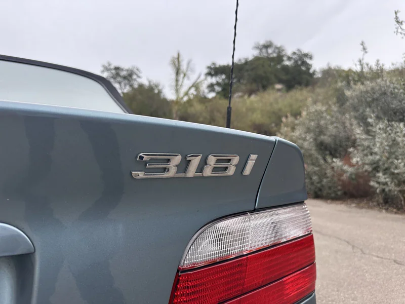 1996 BMW 318i Base 3