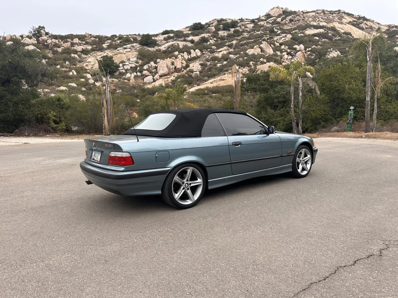 1996 BMW 318i Base 5