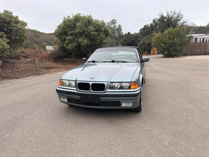 1996 BMW 318i Base 7