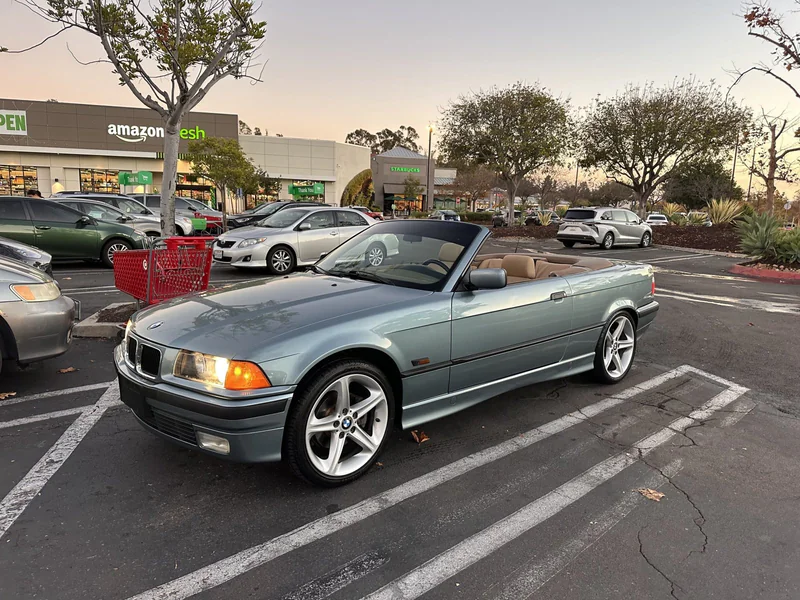 1996 BMW 318i Base 13