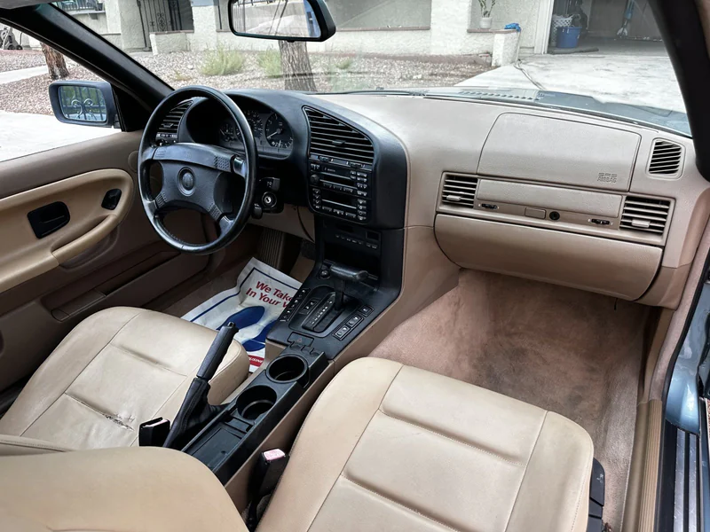 1996 BMW 318i Base 15
