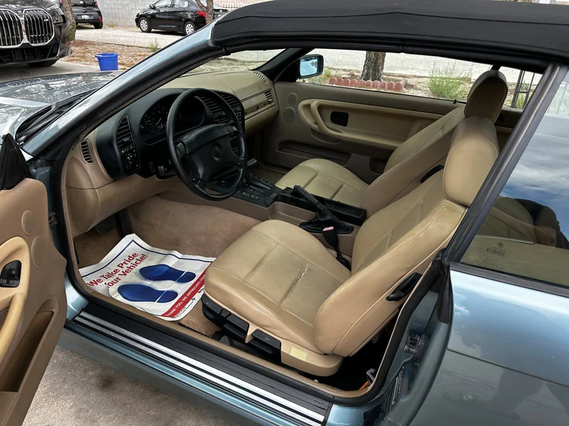 1996 BMW 318i Base 16