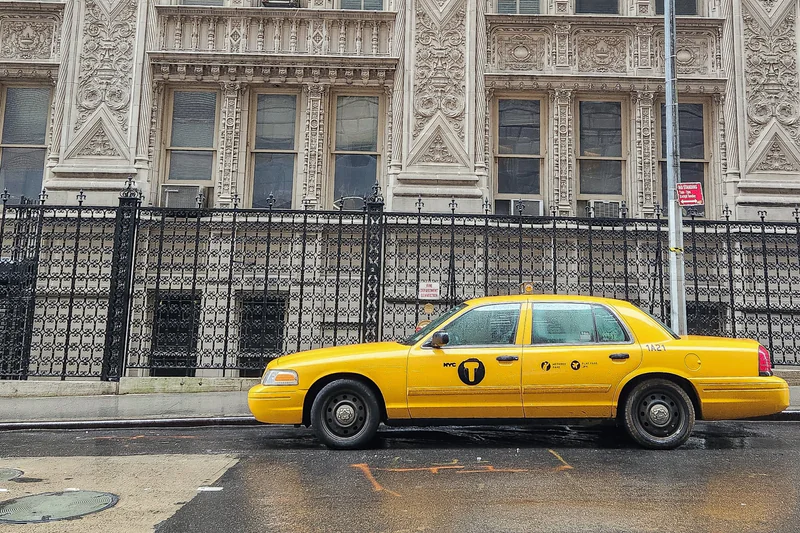 2011 Ford Crown Victoria Long Wheel Base New York City Taxi Cab 2