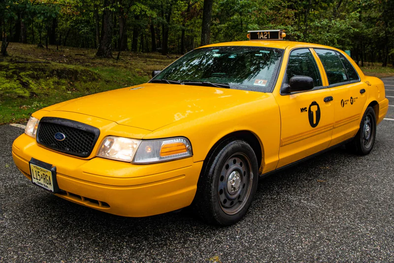 2011 Ford Crown Victoria Long Wheel Base New York City Taxi Cab 4