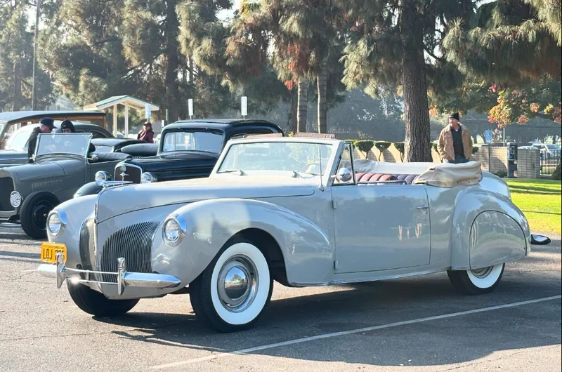 1940 Lincoln Zephyr Cabriolet 5