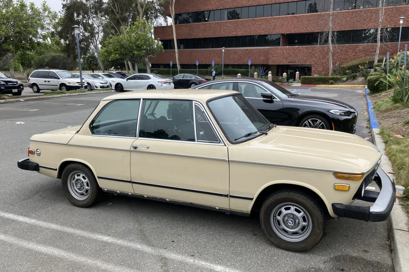 1974 BMW 2002 Base 2
