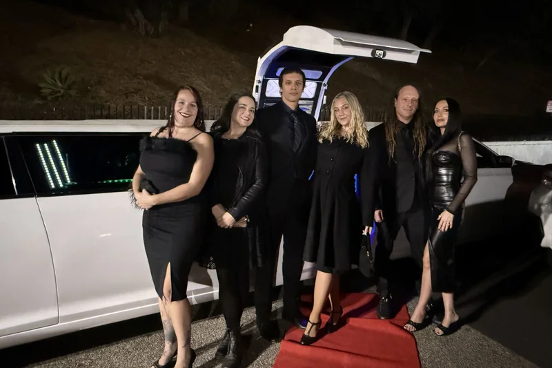 2014 Chrysler 300 limousine 9