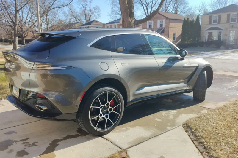 2021 Aston Martin DBX 2