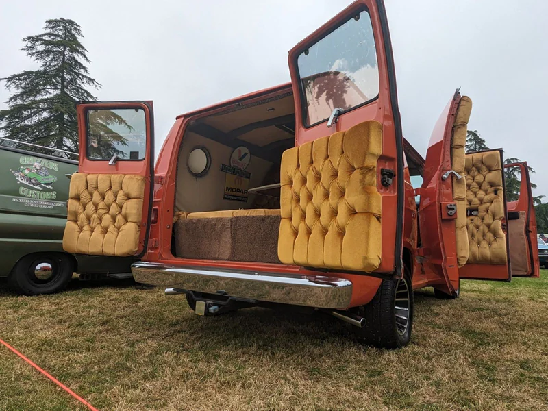 1973 Dodge B100  10