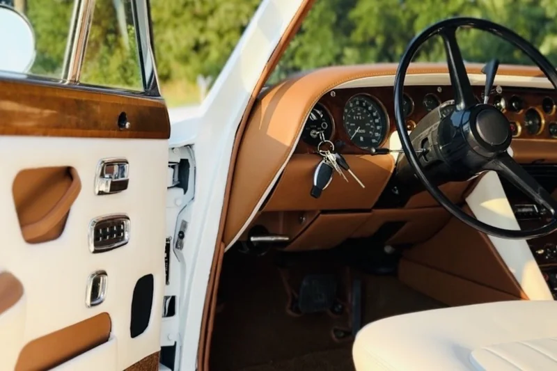 1971 Rolls-Royce Silver Shadow Base 11