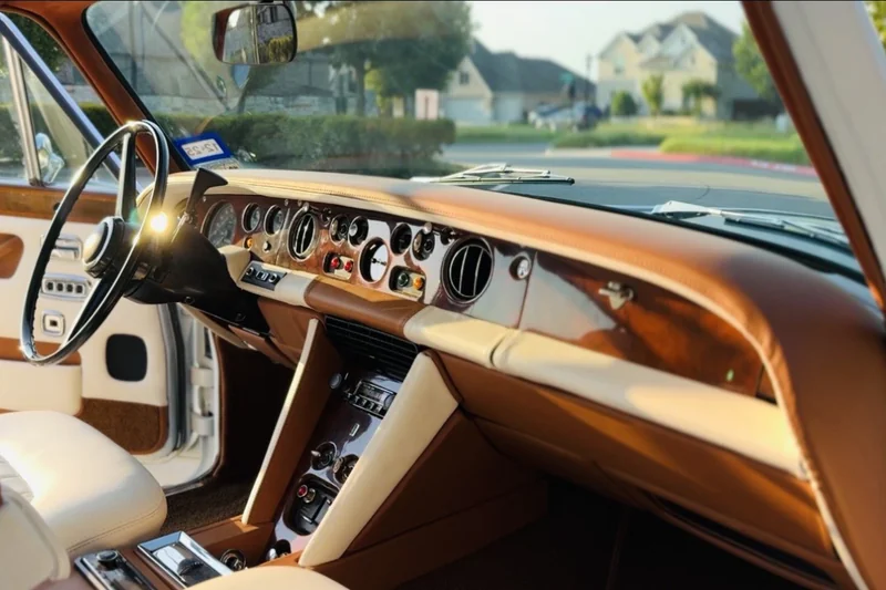 1971 Rolls-Royce Silver Shadow Base 18