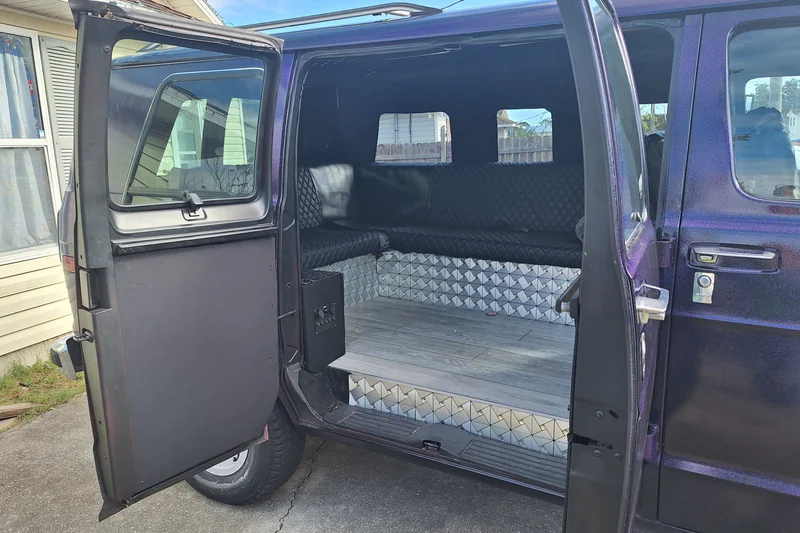 1991 Dodge B250 Custom
