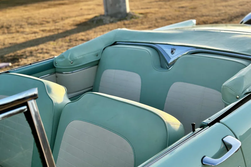1956 Ford Fairlane Sunliner 8