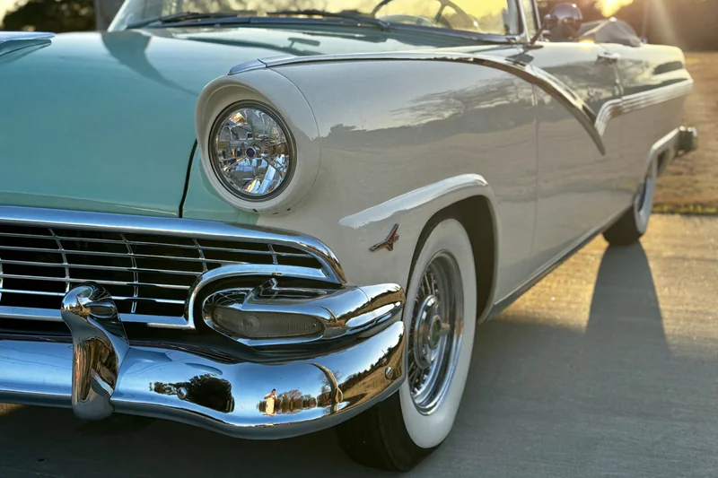 1956 Ford Fairlane Sunliner 10