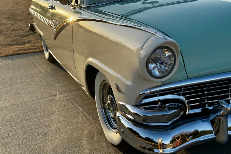1956 Ford Fairlane Sunliner 11
