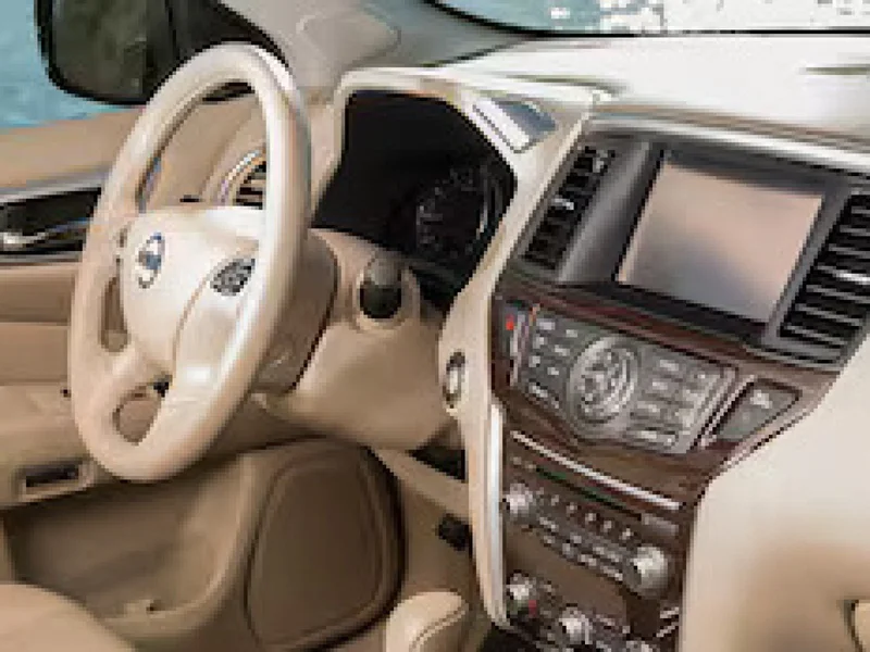 2015 Nissan Pathfinder SL 4