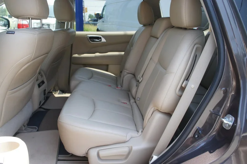 2015 Nissan Pathfinder SL 5