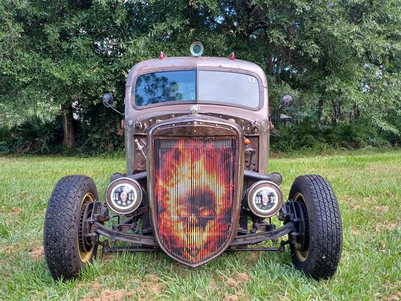 1937 International Harvester 2