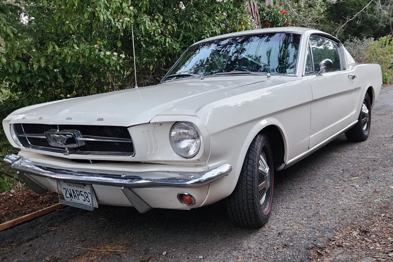 1965 Ford Mustang Base 3